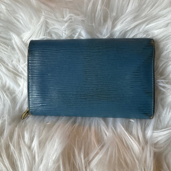 Louis Uvittion Blue Epi Tressor Wallet - Picture 2 of 12